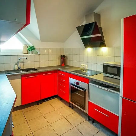 Apartament 3-pokojowy Pod Wieza דירה