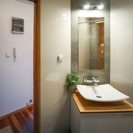 Apartament 3-pokojowy Pod Wieza דירה *